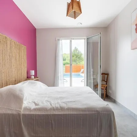 Cosy With Pool, Cleaning Included Tatil Evi