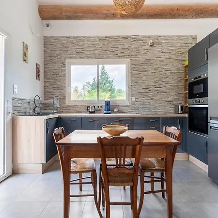 Cosy With Pool, Cleaning Included Saint-André-de-Roquepertuis