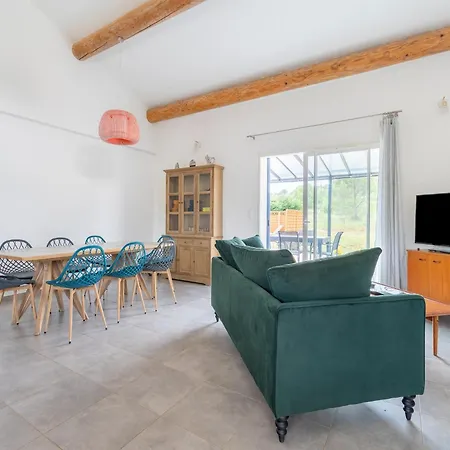 Cosy With Pool, Cleaning Included Tatil Evi *