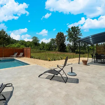 Cosy With Pool, Cleaning Included * Saint-André-de-Roquepertuis